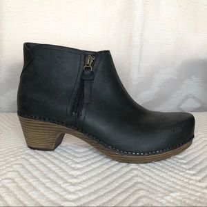 dansko clog boot